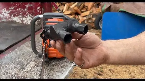 Chainsaw race - stock muffler vs. Custom muffler